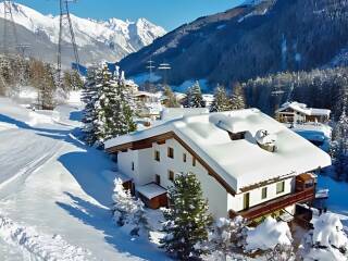 02. Catered chalet Sankt Anton Christoph Ski in ski out