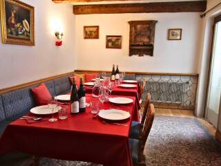 04. Catered chalet Sankt Anton Zoller Dinertafel