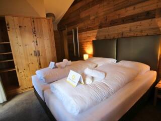 10. Catered chalet Crystal Sankt Anton Tweepersoonskamer 1