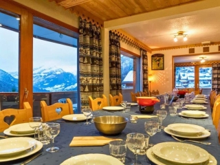 4 Chalet Alpaka Chatel Dinertafel met uitzicht v2